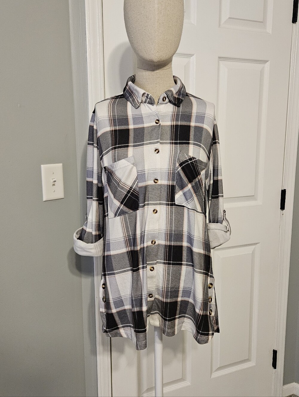 Robert Louis Black, White & Gray Plaid Button-Down Shirt